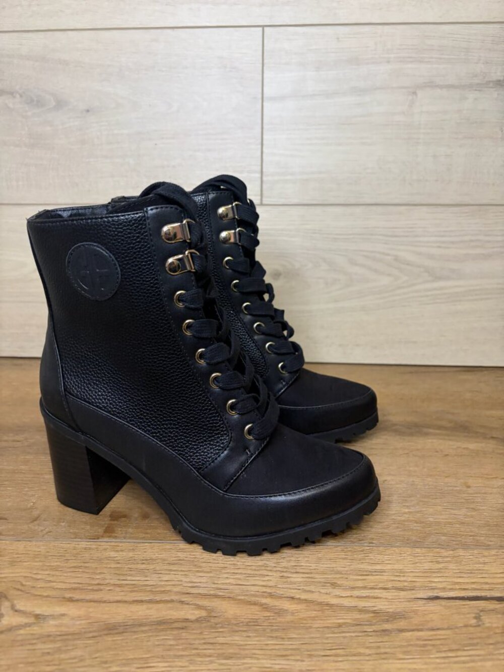 Giani Bernini Keegann Lace-Up Lug Booties 6.5M